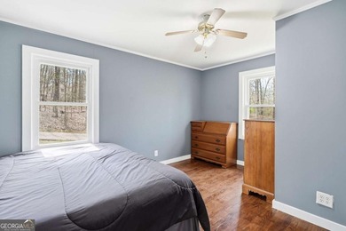 Welcome to this beautifully renovated four-bedroom - photo 17