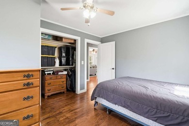 Welcome to this beautifully renovated four-bedroom - photo 18
