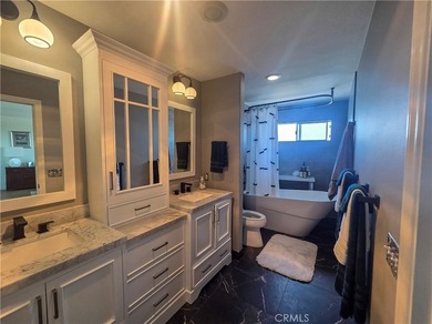 Welcome to this beautiful, spacious end-unit condominium - photo 8