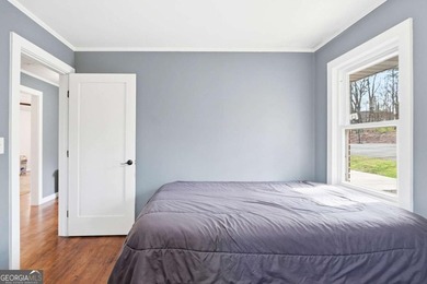 Welcome to this beautifully renovated four-bedroom - photo 19