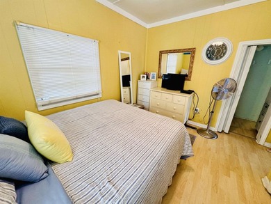 WELL BUILT 2 BED/1 AND A HALF BATH BEACH BUNGALOW WITH - photo 23