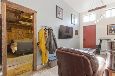 Positioned in a prime walking-traffic location, this turnkey 2 - photo 27