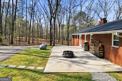 Welcome to this beautifully renovated four-bedroom - photo 35