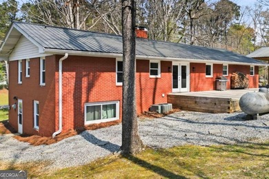 Welcome to this beautifully renovated four-bedroom - photo 40