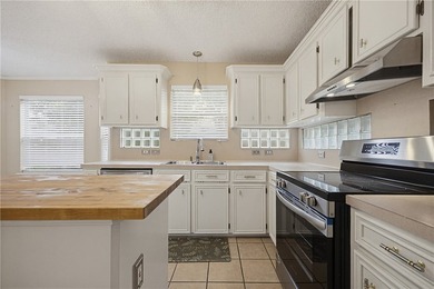 Welcome to a home designed for making memories! This beautifully - photo 10
