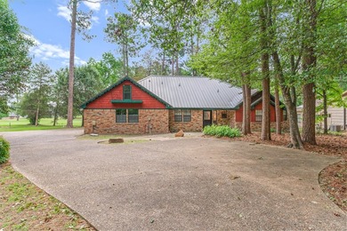 Beautiful custom 3BD-2.5BA Golf Course Home at Holly Lake Ranch - photo 2
