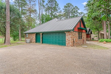 Beautiful custom 3BD-2.5BA Golf Course Home at Holly Lake Ranch - photo 3
