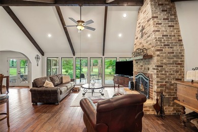 Beautiful custom 3BD-2.5BA Golf Course Home at Holly Lake Ranch - photo 5