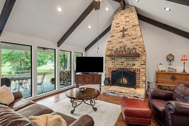 Beautiful custom 3BD-2.5BA Golf Course Home at Holly Lake Ranch - photo 8