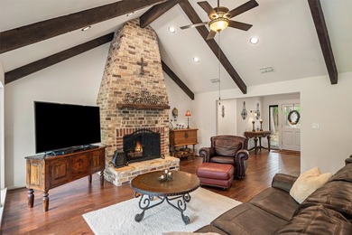 Beautiful custom 3BD-2.5BA Golf Course Home at Holly Lake Ranch - photo 10