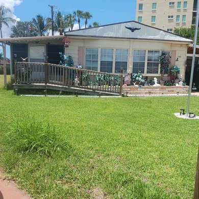Lovely 1979 double wide (26x44) manufactured home located in the - photo 1