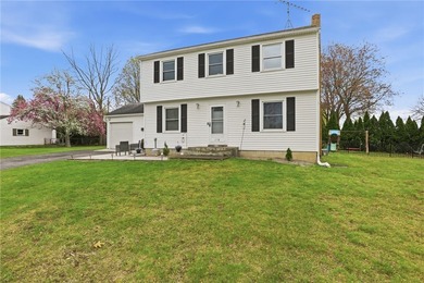 Charming Colonial offering 1,400 sq. ft. in the desirable East - photo 2