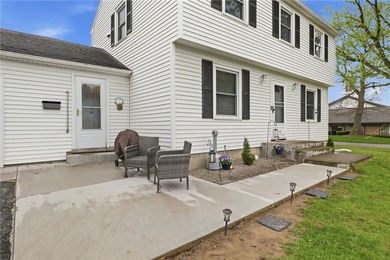 Charming Colonial offering 1,400 sq. ft. in the desirable East - photo 4