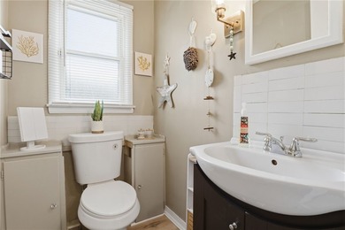 Charming Colonial offering 1,400 sq. ft. in the desirable East - photo 8