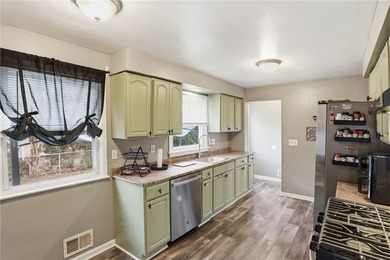 Charming Colonial offering 1,400 sq. ft. in the desirable East - photo 9
