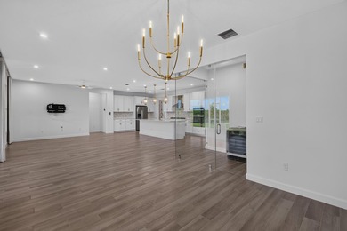 This layout impressively opens into the main living areas - photo 17