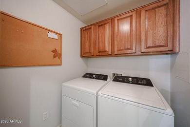 Beautiful 2 bed + den condo in the heart of Toscana, offering a - photo 21