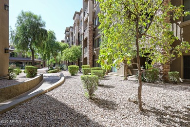 Beautiful 2 bed + den condo in the heart of Toscana, offering a - photo 22