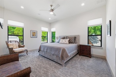 Welcome to this stunning gated 3-bedroom, 3-bathroom lake home - photo 25