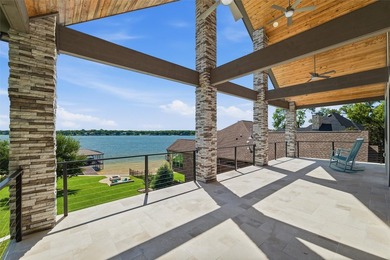 Welcome to this stunning gated 3-bedroom, 3-bathroom lake home - photo 28
