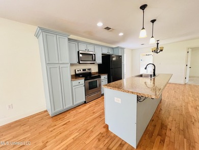 Well-maintained 3-bedroom, 2-bath home located on beautiful Jeff - photo 11