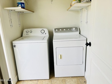 Well-maintained 3-bedroom, 2-bath home located on beautiful Jeff - photo 13