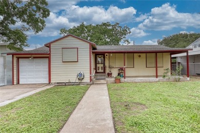 Welcome Home to this charming Two bedroom, One Bathroom Home- - photo 1