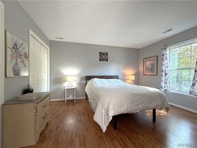 Welcome home to this beautifully maintained, move-in ready - photo 20