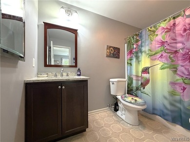 Welcome home to this beautifully maintained, move-in ready - photo 24