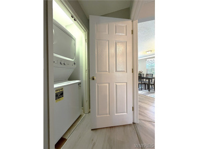 Welcome home to this beautifully maintained, move-in ready - photo 25