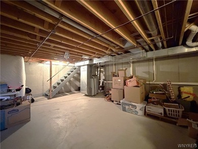 Welcome home to this beautifully maintained, move-in ready - photo 26