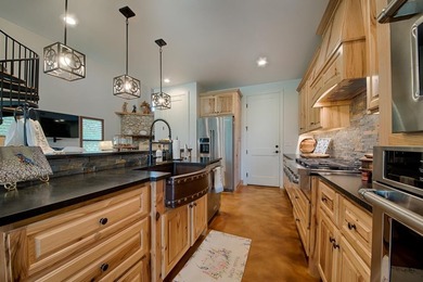 Discover luxury and relaxed Hill Country living at 1224 Sun Ray - photo 9