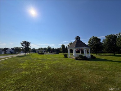 Welcome home to this beautifully maintained, move-in ready - photo 31