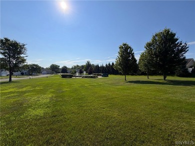 Welcome home to this beautifully maintained, move-in ready - photo 32