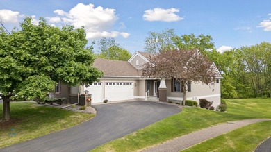 Welcome to an exceptional villa opportunity in the highly - photo 1