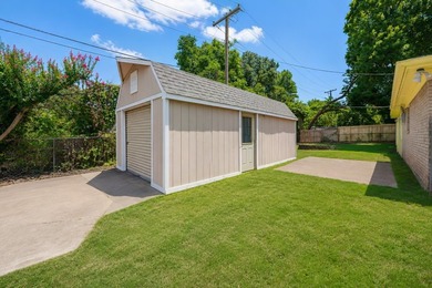 Welcome to 4028 Shawnee Trail-a home that gives you the space - photo 33