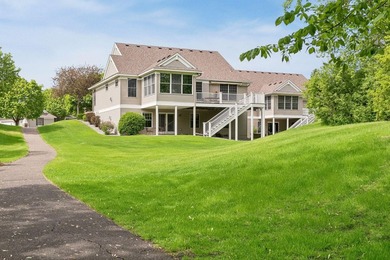 Welcome to an exceptional villa opportunity in the highly - photo 3