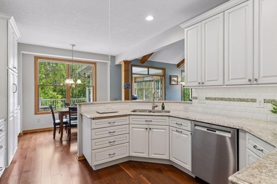 Welcome to an exceptional villa opportunity in the highly - photo 6