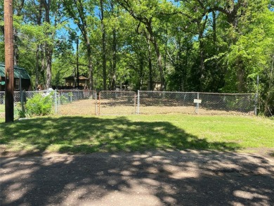 Cedar Creek Lake Lot For Sale in Log Cabin Texas