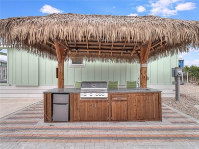 Experience cozy luxury at an affordable price in this - photo 2