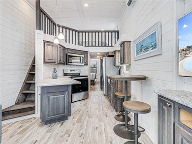 Experience cozy luxury at an affordable price in this - photo 3