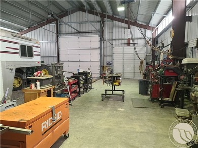 This custom-built Montana home features 2376+/- SQ/Ft of living - photo 12