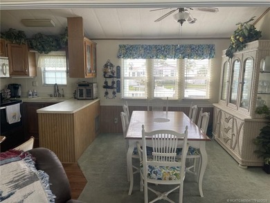 Welcome to Paradise !! This 2-bedroom, 1.5-bath, Beach themed - photo 12