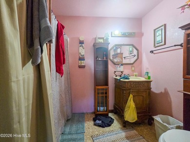 Opportunity awaits at 1007 Elbert Dr in Elizabeth City! Situated - photo 4