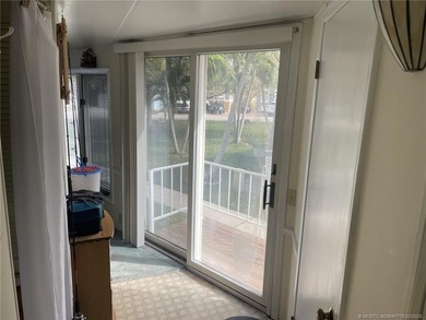 Welcome to Paradise !! This 2-bedroom, 1.5-bath, Beach themed - photo 15