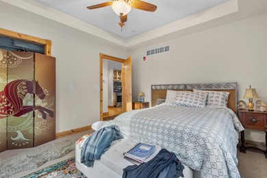 Spacious and Stylish Golf Course Condo (unit #6) Discover 2,410 - photo 34