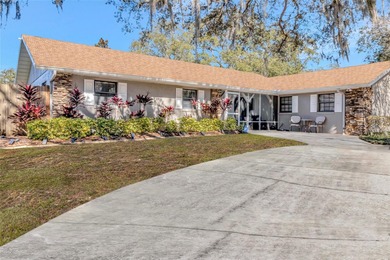 Silver Lake - Lake County Home For Sale in Leesburg Florida