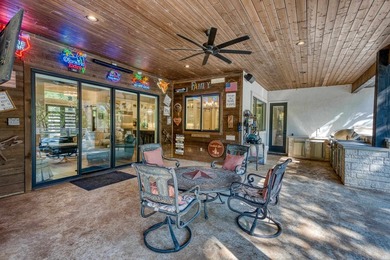 Estate living in the prestigious gated Horseshoe Bay equestrian - photo 7