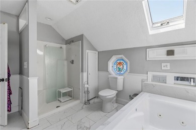 Welcome home to this charming Colonial in the heart of - photo 17