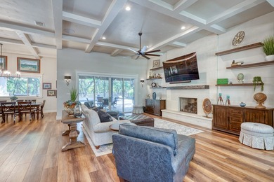 Estate living in the prestigious gated Horseshoe Bay equestrian - photo 8